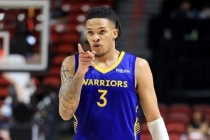 56號(hào)秀！科爾：威爾-理查德很出色&學(xué)習(xí)能力強(qiáng)&很好教 他前途無(wú)量