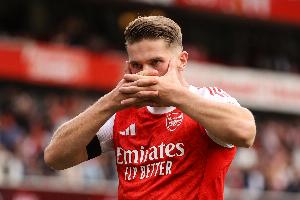 瑞典主帥：約克雷斯狀態(tài)很好，說他沒作用的人不懂足球