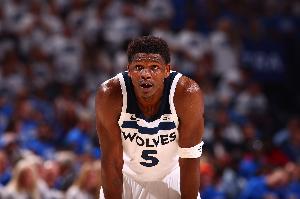 三分沒開！愛德華茲上半場15投6中&三分5中1 得到17分1板2助