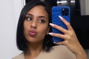 女主持：我和皮爾斯很默契 皮爾斯：你要是找別人做播客我可不干