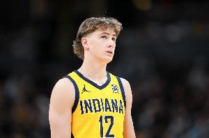 打得還行！弗菲6中3拿到12分3板1助1帽