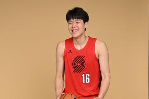 楊瀚森談球迷日：本來還準備了一首英文歌 現(xiàn)在留著壓箱底了