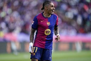 世體：拉菲尼亞現(xiàn)場看了巴薩女足7-1大勝拜仁女足的比賽