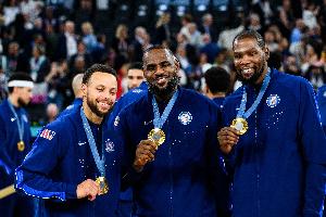 美媒發(fā)問：退役前誰能先奪冠？詹姆斯or杜蘭特or庫里？