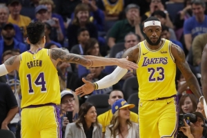 鐵林：若湖人這賽季表現(xiàn)好那老詹不會(huì)退役 不然他可能在季中宣布