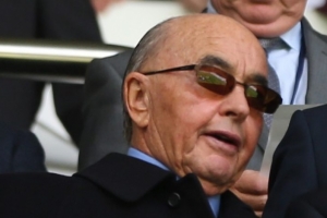 記者：劉易斯家族給熱刺的1億英鎊注資只是首期投資，后續(xù)還有