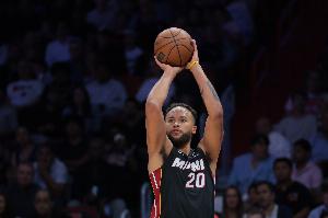 打打輔助！李凱爾16分鐘送出6次助攻 3中1拿到2分&另有2板2帽