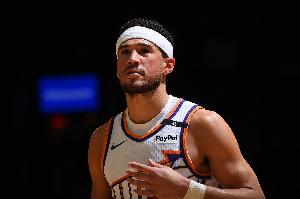 布克：我來中國完全沒有時差反應(yīng) 球隊節(jié)奏現(xiàn)在快了很多