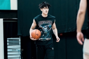 小波特：曾凡博能投籃而且運動能力出眾 他絕對屬于NBA賽場！