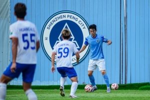 熱身賽深圳新鵬城1-2深圳二零二八，比賽以技戰(zhàn)術(shù)演練為目的