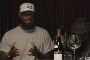 詹姆斯：現(xiàn)代籃球回合數(shù)、空間拉扯都遠(yuǎn)超過去 對身體的損耗更大