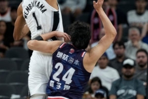 表現(xiàn)不理想！管子煜6中2&三分4中1得6分 出現(xiàn)4次失誤&正負(fù)值-26