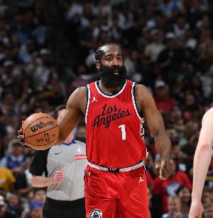 今日對(duì)陣廣州龍獅！快船訓(xùn)練首發(fā)：哈登 博格丹 小卡 瓊斯 祖巴茨