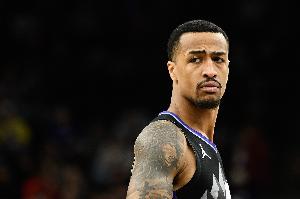 新鮮血液！科林斯首秀半場5中4 高效拿到10分3板