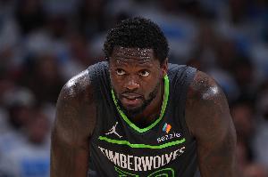 中規(guī)中矩！蘭德爾10中4拿到16分5板1助 次節(jié)4中0