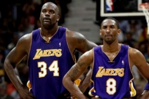 拓媒曬奧尼爾&科比合照調(diào)侃：今天的楊瀚森和布雷克-韋斯利