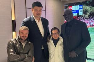 世界名畫！貝克漢姆曬與成龍、姚明和奧尼爾合影：與三位傳奇見面
