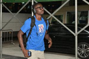 記者：返回非洲的申花外援阿蘇埃，遭遇比賽突然取消的怪事