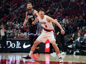 楊瀚森：小薩是我偶像之一 和他對(duì)位能感到自己還有巨大提升空間