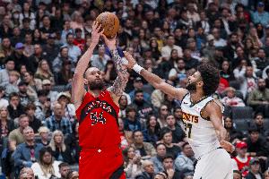 化身鐵匠！馬穆凱拉什維利上半場(chǎng)6中1得4分4板1助 三分5中0