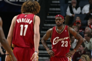 詹姆斯：新秀賽季我在騎士的角色很奇怪 當(dāng)時(shí)打得不是贏球的籃球