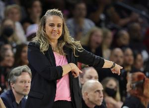 WNBA版科爾！哈蒙執(zhí)教王牌四年 帶隊(duì)三奪WNBA總冠軍！