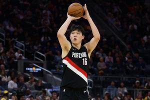 知名度蹭蹭飆升！國(guó)王記者感嘆：楊瀚森正在統(tǒng)治比賽！