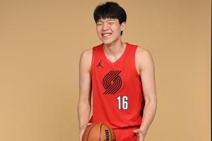 這啥比賽！開(kāi)拓者國(guó)王首節(jié)狂吹31個(gè)罰球+21個(gè)犯規(guī) 楊瀚森小薩3犯