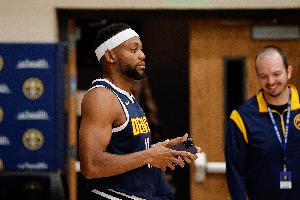 掘記：布魯斯-布朗曾收到湖人太陽等多隊報價 最終選擇底薪回掘金