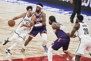 展現(xiàn)大局觀！26號(hào)秀薩拉夫送出11助攻 5中2拿到4分4籃板1搶斷