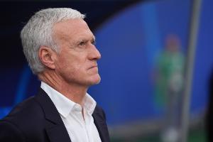 開啟吹風(fēng)機(jī)模式！德尚半場訓(xùn)斥法國隊：節(jié)奏簡直龜速，踢得太慢了