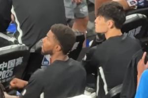 NBA中國賽次戰(zhàn) 到了末節(jié)小曾還是沒機(jī)會???觀眾大喊：換曾凡博