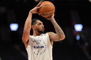 卡萊爾：佩恩還在找狀態(tài)&打5分鐘跑跑就很累 但我喜歡他的經(jīng)驗(yàn)