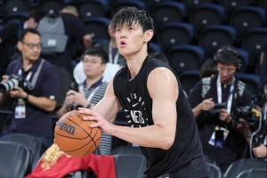 媒體人：籃網(wǎng)末節(jié)還不給小曾上場機(jī)會 難道要逼現(xiàn)場球迷喊退票嗎