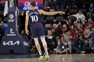 盧：博格丹今日不會(huì)出戰(zhàn) 但他感覺好多了 今天還進(jìn)行了投籃訓(xùn)練