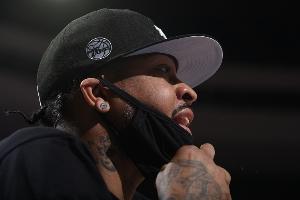 艾弗森：我愛庫里的比賽方式 他的為人和競爭心態(tài)都值得學(xué)習(xí)