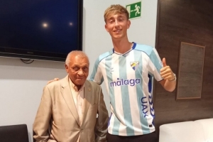 回家！赫伊森造訪青訓(xùn)母隊(duì)馬拉加，身穿馬拉加球衣拍照