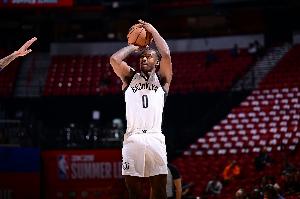 被籃網(wǎng)裁掉！媒體人：23年22號(hào)秀 懷特黑德這張彩票徹底刮失敗了