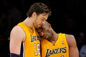 09年湖人和20年湖人哪個強(qiáng)？楊毅：09湖人厲害&他高啊 二陣容更準(zhǔn)