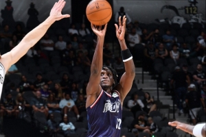 差距還是很大！廣州3場NBA季前賽皆敗 場均凈負(fù)46分