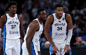 由于字母哥的超級(jí)影響力 雄鹿才會(huì)接連簽下他的兄弟