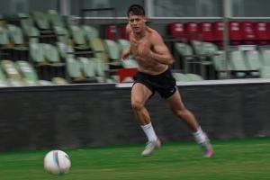 ??增肌8公斤！好友：以前和居萊爾打架總能贏，現(xiàn)在可不敢了