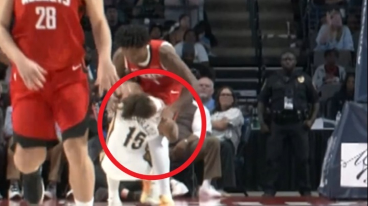 腦袋嗡嗡的?阿門(mén)想掙脫時(shí)直接往老六的面門(mén)上給了一掌