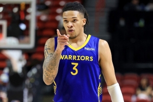 科爾：理查德知道如何打球&防守積極且能進(jìn)三分 常規(guī)賽會(huì)給他時(shí)間