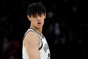 ??隊(duì)記：曾凡博已被籃網(wǎng)裁掉