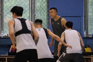 沈陽(yáng)日?qǐng)?bào)：遼寧男籃全員集結(jié) 沖擊全運(yùn)“三連冠”