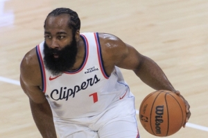 得分組織都不太行！哈登半場(chǎng)5中1&罰球1中0 送出2次助攻有3次失誤