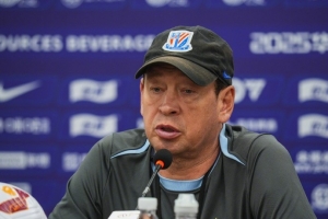 斯盧茨基：我們會在明天的比賽中全力以赴，展現(xiàn)出最好的精神面貌