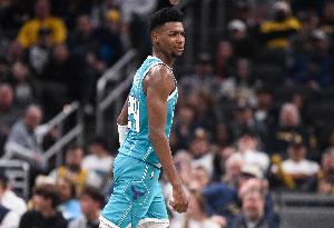 填滿數(shù)據(jù)欄！布蘭登-米勒16中7 拿下21分2板6助3斷1帽 正負值+19