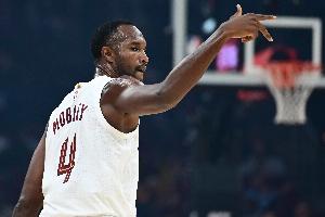 莫布里訓(xùn)練師：如果騎士上賽季改變比賽的重點(diǎn) 他們本能走得更遠(yuǎn)